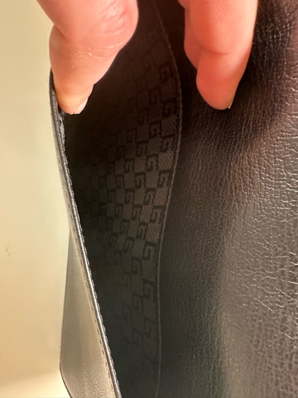 Vintage Gucci Black Leather Two-Way Clutch with Silver Hardware - Picture 9 of 10